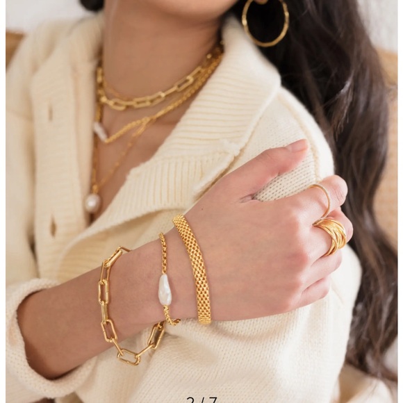 Alta Capture Charm Bracelet
Monica Vinader NEW - Picture 4 of 10